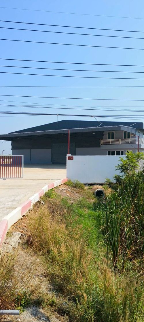 Warehouse for rent with office, area 7 rai, 3 phase electricity, good location, convenient travel, Bang Pla Ma, Suphan Buri.