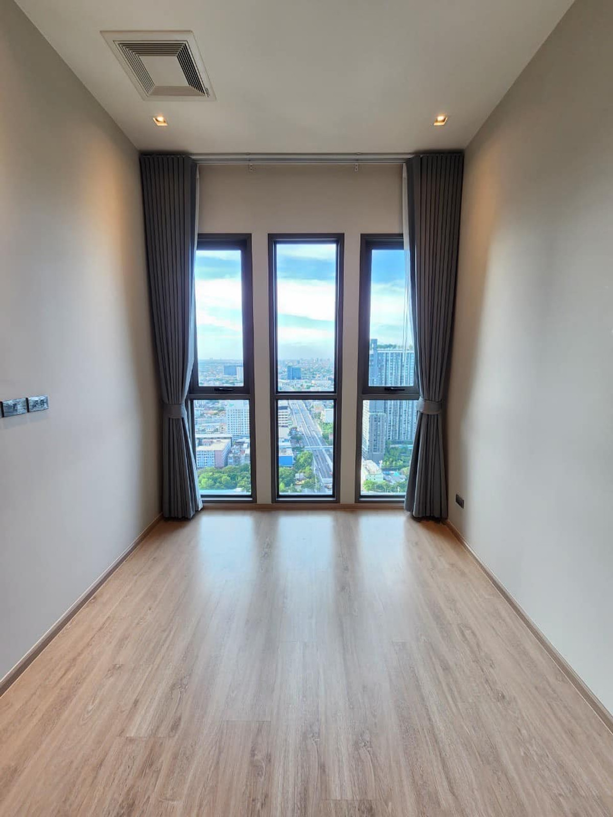 ให้เช่า Whizdom Station Ratchada-ThaPra, Penthouse 2 ห้องนอน ชั้นสูงสุด ใกล้ BTS และThe Mall ThapraRW007570 – รูปที่ 4