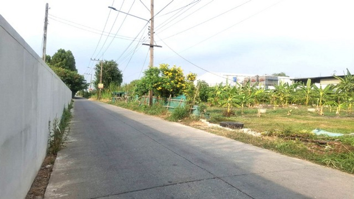 For sale cheap, land filled higher than the road. Surrounded by a thick concrete wall on 4 sides, area 1-1-57 rai, Thanyaburi, Khlong 1. Rangsit-Nakhon Nayok 17, Pathum Thani. – รูปที่ 3