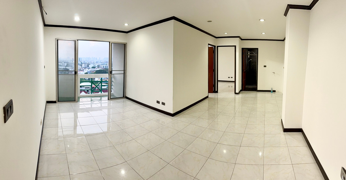 Baan Suan Suetrong Condo, Soi Lat Phrao 87, Intersection 7 / Pradit Manutham 10 (2 entrances and exits), in the same alley as the CDC department store. Baan Suan Suetrong Condo, Soi Lat Phrao 87, Intersection 7 / Pradit Manutham 10 (2 entrances and exits), in the same alley as the CDC department store.