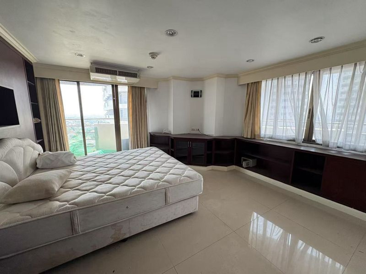 ขาย 3 ห้องนอน 160 ตร.ม. ห้องขนาดใหญ่ ฟลอร่า วิลล์ เซอร์วิส อพาร์ทเมนท์ Floraville Serviced Apartment
