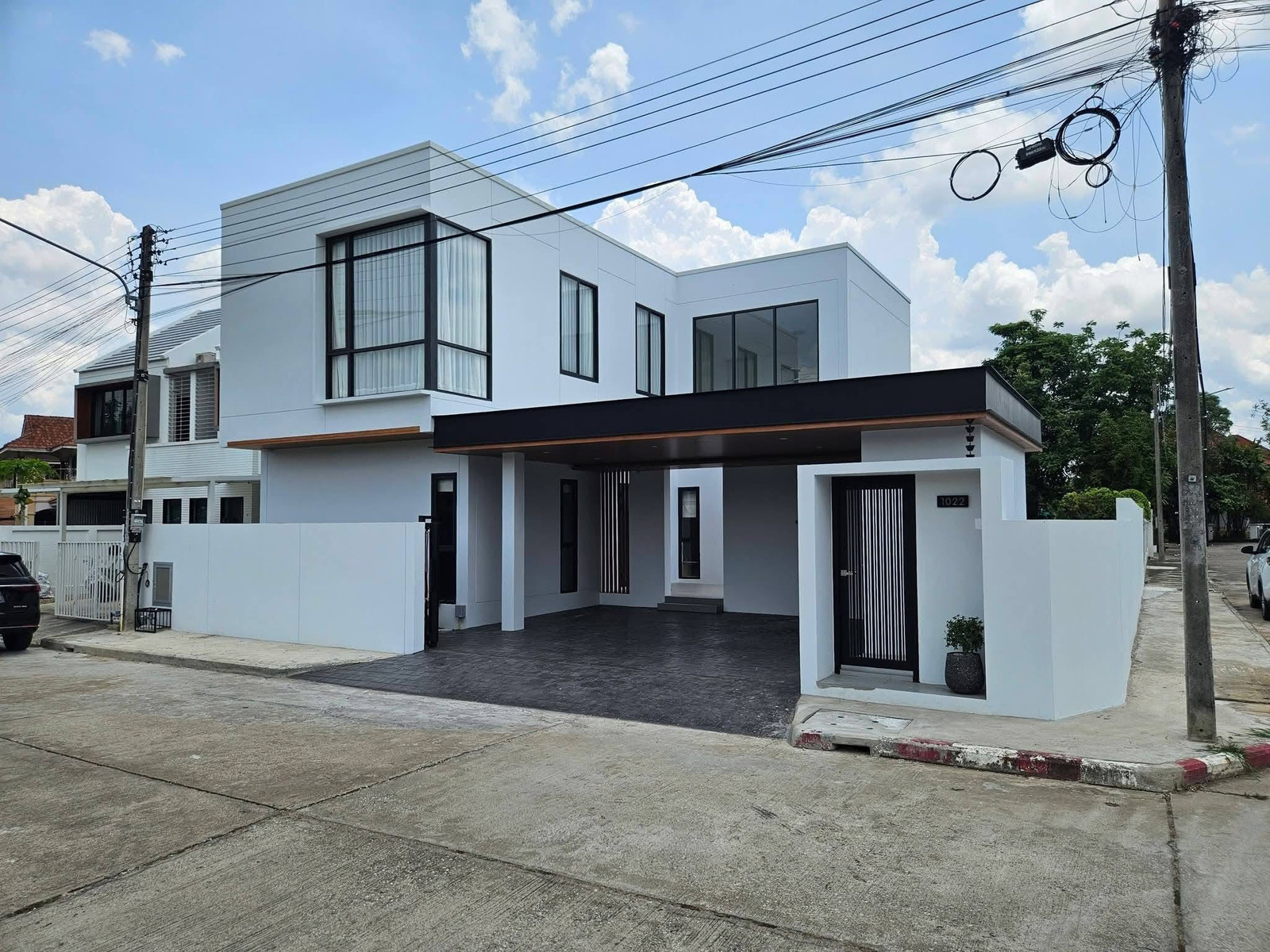 For rent/sale Baan Pool Villa World Club Land Village Usable area 292 sq m., 3 bedrooms, 4 bathrooms. For rent/sale Baan Pool Villa World Club Land Village Usable area 292 sq m., 3 bedrooms, 4 bathrooms.