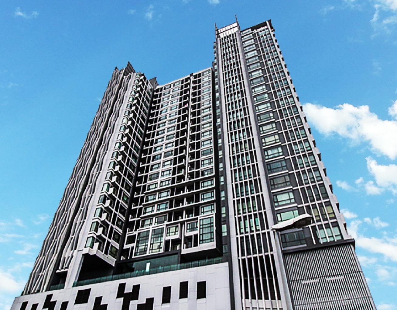 ✨ For Sale: Fuse Sathorn - Taksin Condo ✨ 💰 Only 3,180,000 THB ✨ For Sale: Fuse Sathorn - Taksin Condo ✨ 💰 Only 3,180,000 THB