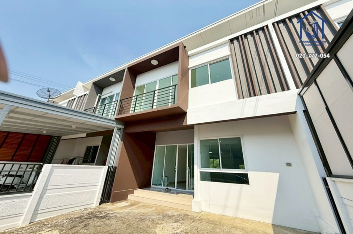 ขายทาวน์เฮ้าส์ 2 ชั้น หมู่บ้านดีคิวบ์ นวนคร ทางคู่ขนานถนนพหลโยธิน ใกล้นิคมอุตสาหกรรมนวนคร – รูปที่ 3