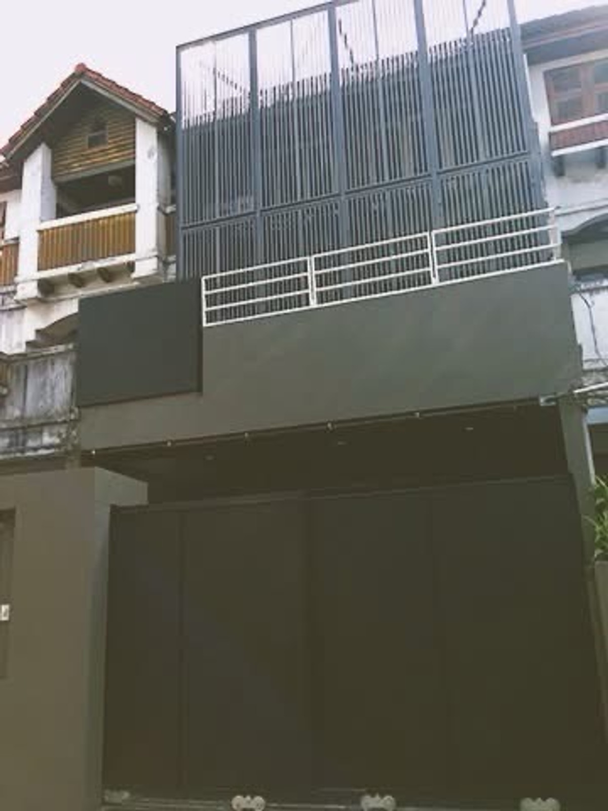 💛 Home Office in Rama 9 Huai Khwang, Bangkok