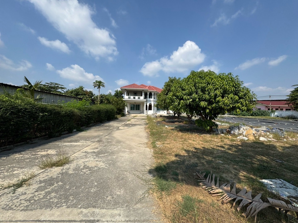 Home office for rent, Krungthep Kreetha, new road (Soi Srinakarin - Romklao), 1 rai of land, parking for 15 cars+ Home office for rent, Krungthep Kreetha, new road (Soi Srinakarin - Romklao), 1 rai of land, parking for 15 cars+