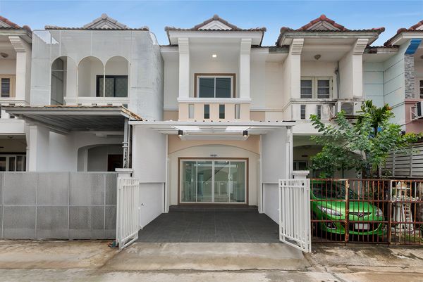 2-story townhome, newly renovated, Phuttha Chad, Bang Bua Thong (Soi Tao Kae Noi), near Bang Phlu intersection, fully renovated, just carry your bags and move in.