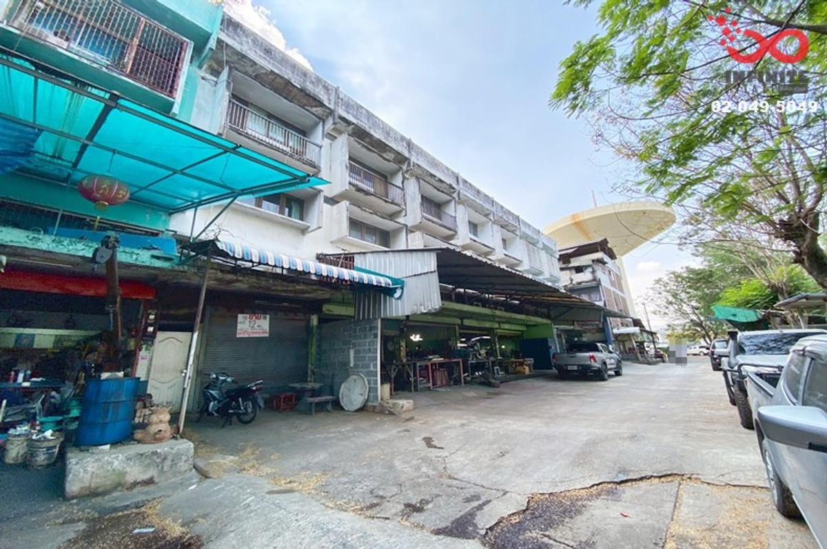 ขายอาคารพาณิชย์ 3.5ชั้น 12ตรว.นวนคร คลองหนึ่ง ใกล้นิคมนวนคร