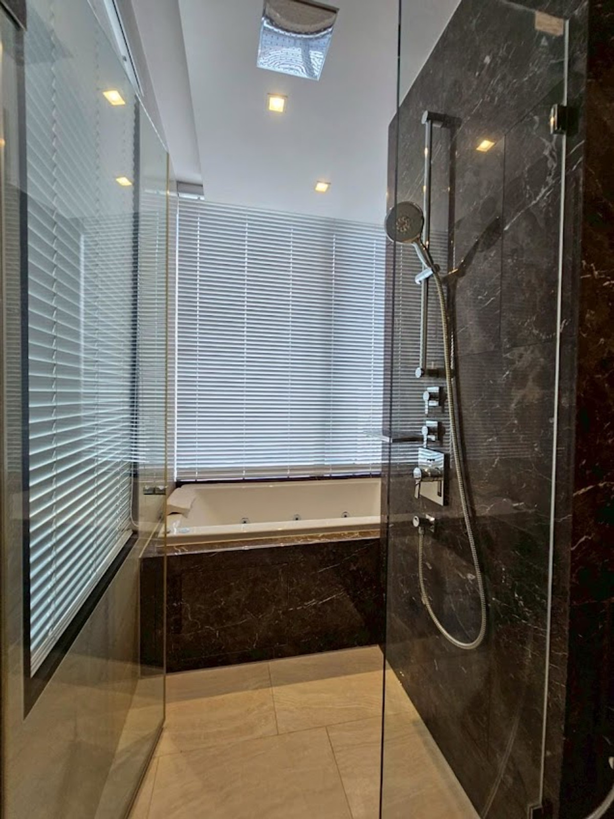 ให้เช่า Ashton Silom 2 ห้องนอน 2 ห้องน้ำ ชั้นสูง วิวสวย – รูปที่ 4