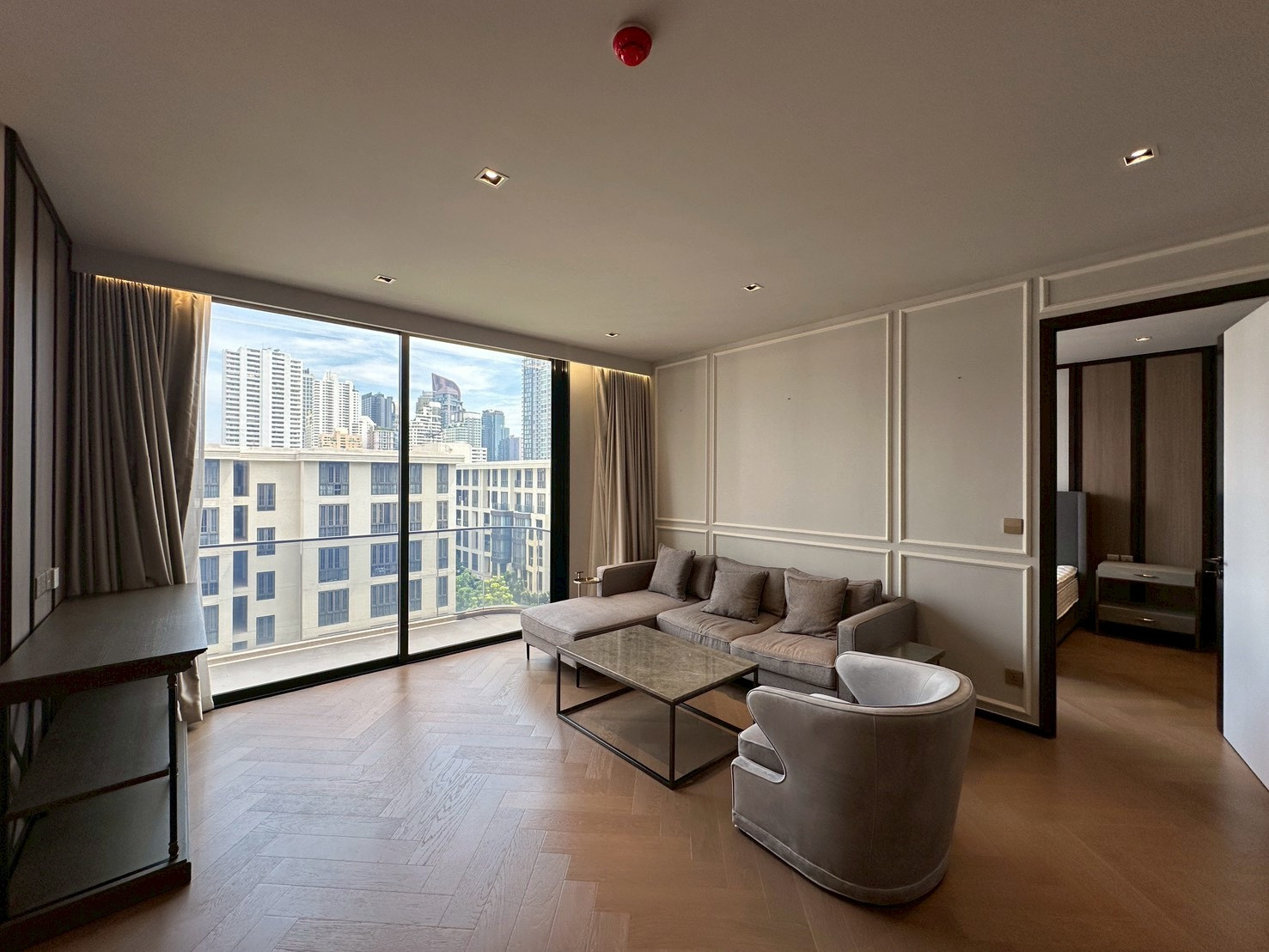 ✨Luxury condo for rent at The Reserve 61 Hideaway, 2 bedrooms, 121.28 sq m, large balcony. Beautifully decorated, fully furnished. Ready to move in