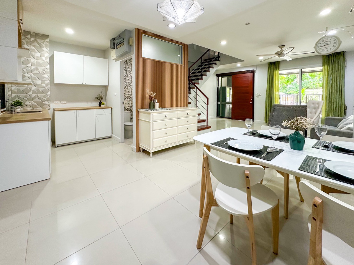 🏡 พื้นที่ใหญ่สะใจ 200 ตร.ม.! ทาวน์โฮมทำเลสาทร-นราธิวาส (แต่งครบ พร้อมอยู่) | ขาย ธนาพัฒน์ เฮ้าส์ ✨ 3 นอน 4 น้ำ | ใกล้เซ็นทรัลพระราม 3 & ทางด่วน 🏡 พื้นที่ใหญ่สะใจ 200 ตร.ม.! ทาวน์โฮมทำเลสาทร-นราธิวาส (แต่งครบ พร้อมอยู่) | ขาย ธนาพัฒน์ เฮ้าส์ ✨ 3 นอน 4 น้ำ | ใกล้เซ็นทรัลพระราม 3 & ทางด่วน