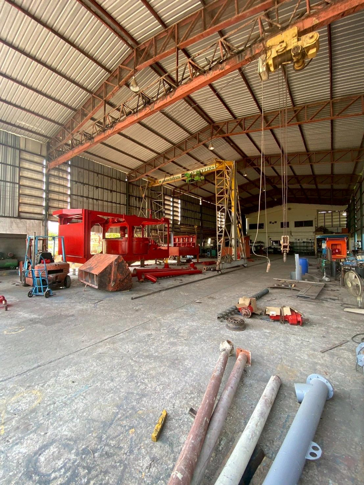 Land for sale in Khlong 10, Pathum Thani, 2 rai, plus house + warehouse + 2 5-ton cranes, 10 worker housing rooms, trailer can enter. Can continue doing business, selling for 20 million, ready to transfer 📞 Luk Jeab 065-536-5165 #Land Khlong 10 #Pathum Th