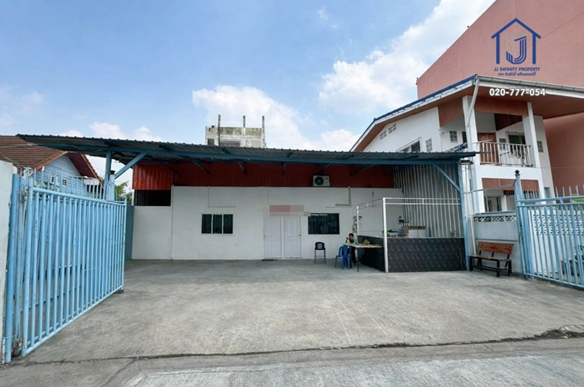 Land for sale, 62 square wah, Phetkasem Road, Soi Bang Khae 1, next to Bang Khae BTS. Land for sale, 62 square wah, Phetkasem Road, Soi Bang Khae 1, next to Bang Khae BTS.