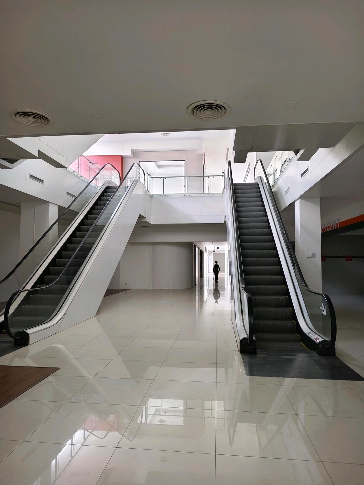 🔥 PRIME LOCATION รัชดา | อาคารขนาดใหญ่ติดถนนหลัก | ใกล้ MRT เพียงไม่กี่ก้าว  อยู่ระหว่าง MRT รัชดา – สุทธิสาร เดินทางสะดวกมาก  – รูปที่ 3