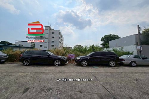 ที่ดินเปล่า เนื้อที่ 94 ตร.ว. ซอยเคหะร่มเกล้า 74 แยก 5 ถนนรามคำแหง แขวงสะพานสูง เขตสะพานสูง