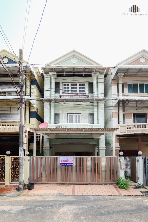 หมู่บ้านนี้ ติดมหาวิทยาลัย เนื้อที่เยอะ ทำเลดี! ขาย ทาวน์เฮ้าส์ 3 ชั้น หมู่บ้านพิบูลย์ ติดมหาวิทยาลัยเทคโนโลยีพระจอมเกล้า พระนครเหนือ ถนน พิบูลสงคราม วงศ์สว่าง บางซื่อ สะพานพระราม7 เดินทางสะดวก!!  