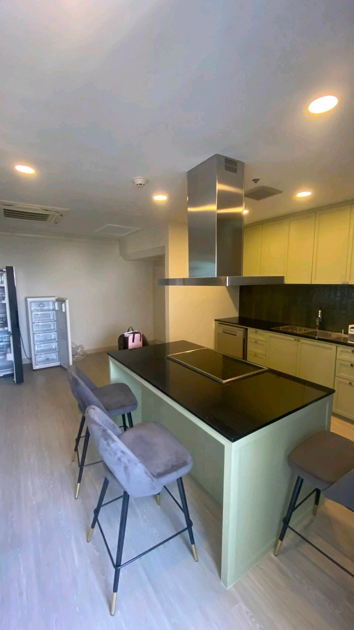 ให้เช่าคอนโดตรงข้าม one bangkok ห้องเพ้นท์เฮ้าส์ 3นอน 4 ห้องน้ำ – รูปที่ 2