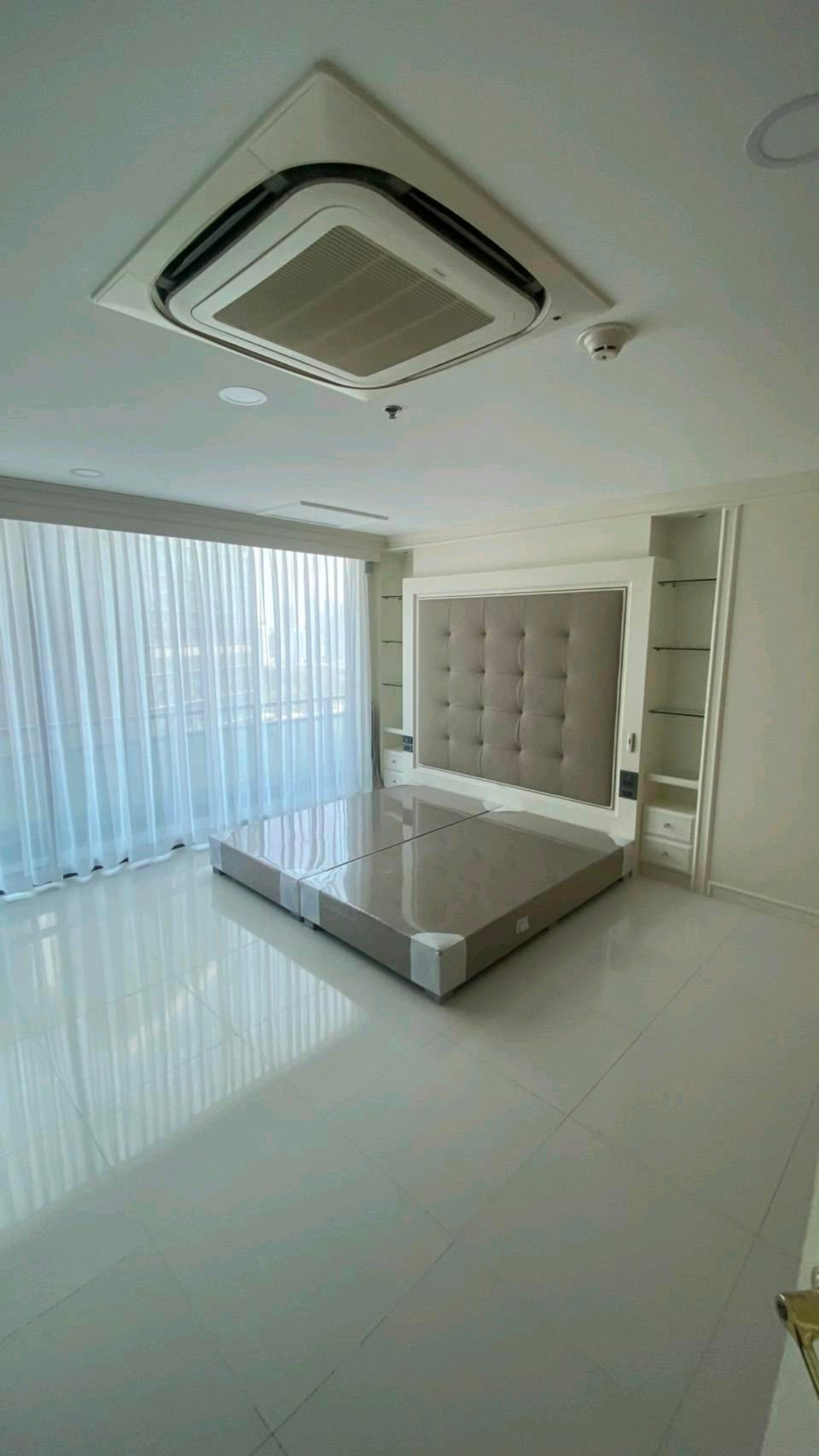 ให้เช่าคอนโดตรงข้าม one bangkok ห้องเพ้นท์เฮ้าส์ 3นอน 4 ห้องน้ำ – รูปที่ 4