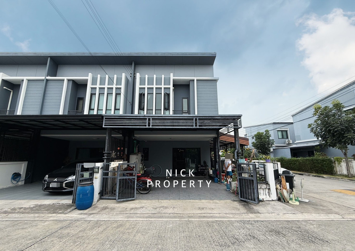 THE RICCO TOWN The Ricco Town Wongwaen - Hathairat: Townhome, corner unit on Thai Raman Road, modern design. Theres a lot of space. Suitable for every lifestyle, high ceilings. Near Fashion Island Mall, selling at a loss, very special price!! THE RICCO TOWN The Ricco Town Wongwaen - Hathairat: Townhome, corner unit on Thai Raman Road, modern design. Theres a lot of space. Suitable for every lifestyle, high ceilings. Near Fashion Island Mall, selling at a loss, very special price!!