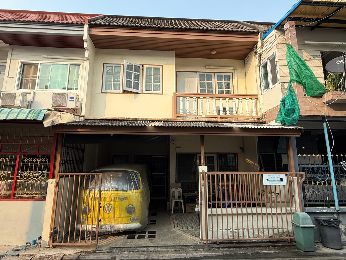 Urgent sale! 2-story townhouse, Chaiyaphruek 33, Pinklao-Taling Chan. Urgent sale! 2-story townhouse, Chaiyaphruek 33, Pinklao-Taling Chan.