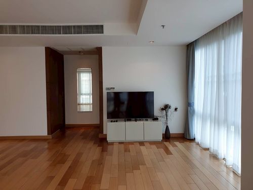 Pet Friendly ( 4 Bed 297 Sqm) RENT @BTS Prompong  FAMILY UNIT - Rental Price 185,000 THB Negotiable 