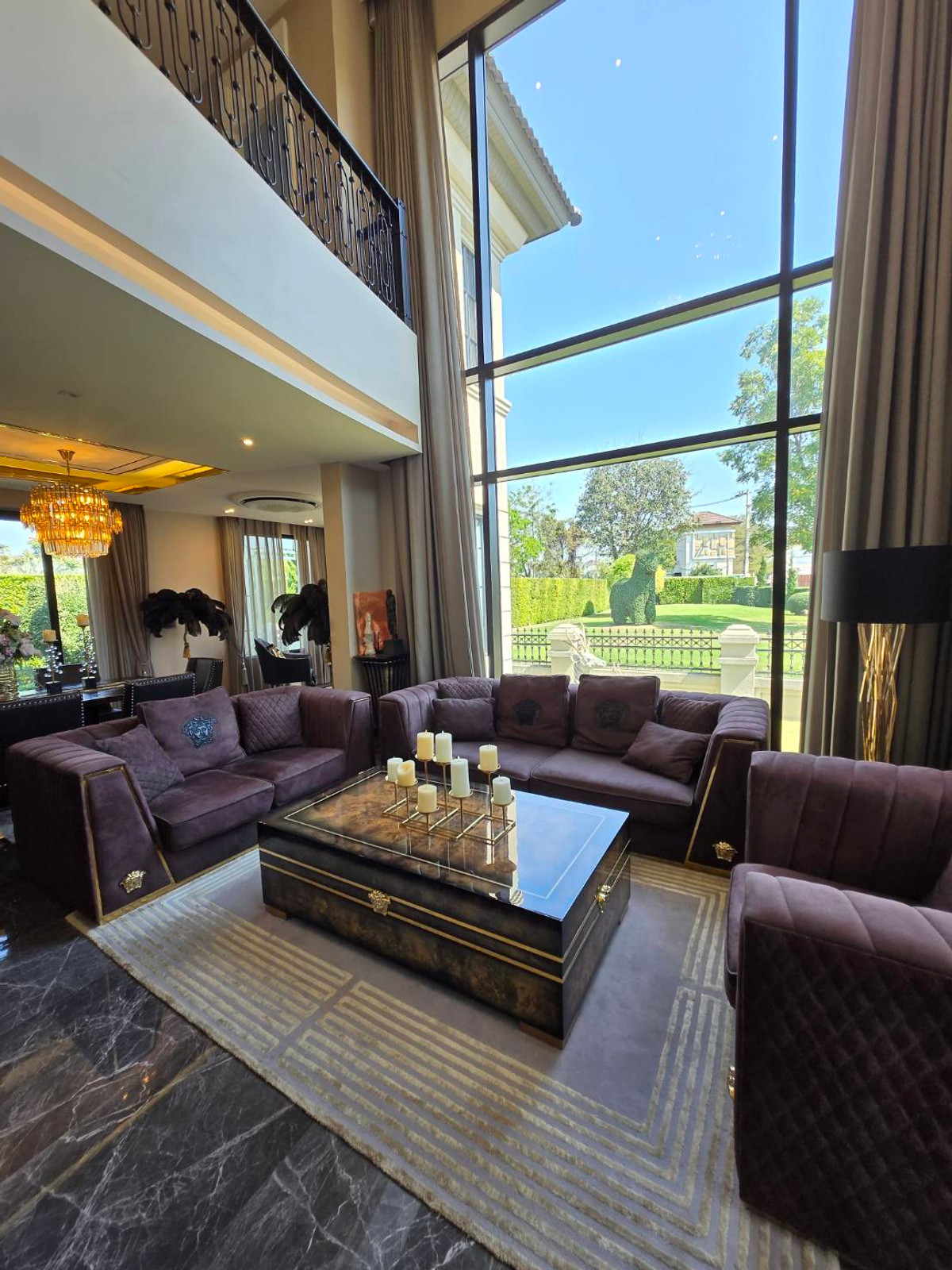 🏘️Single house for sale Near Chiang Mai Airport Versace furniture | There is a golf course in the house/English garden behind the house with a fountain | Near Chiang Mai Airport | If interested, call 095-819-5559