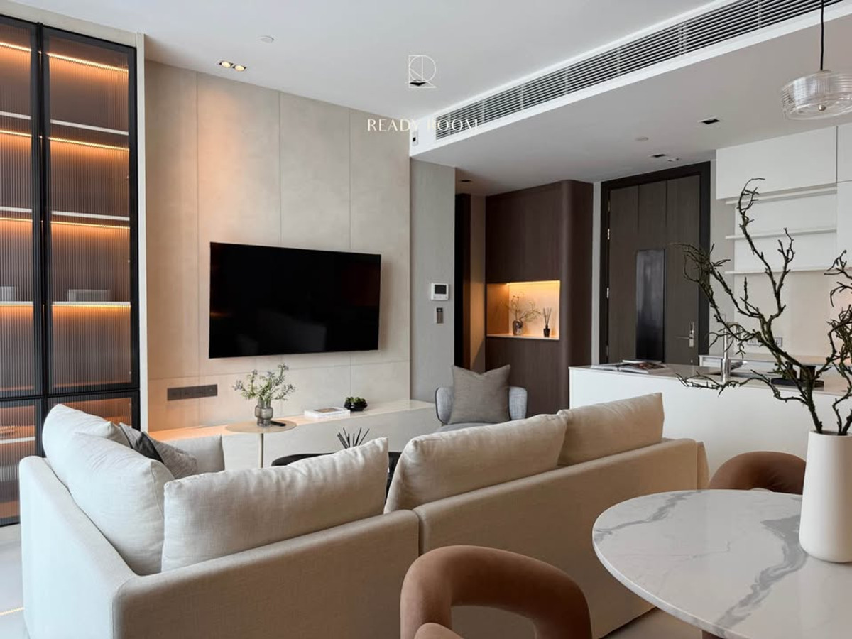Condo next to BTS Nana 0 m., large room 95 sq m. Condo next to BTS Nana 0 m., large room 95 sq m.