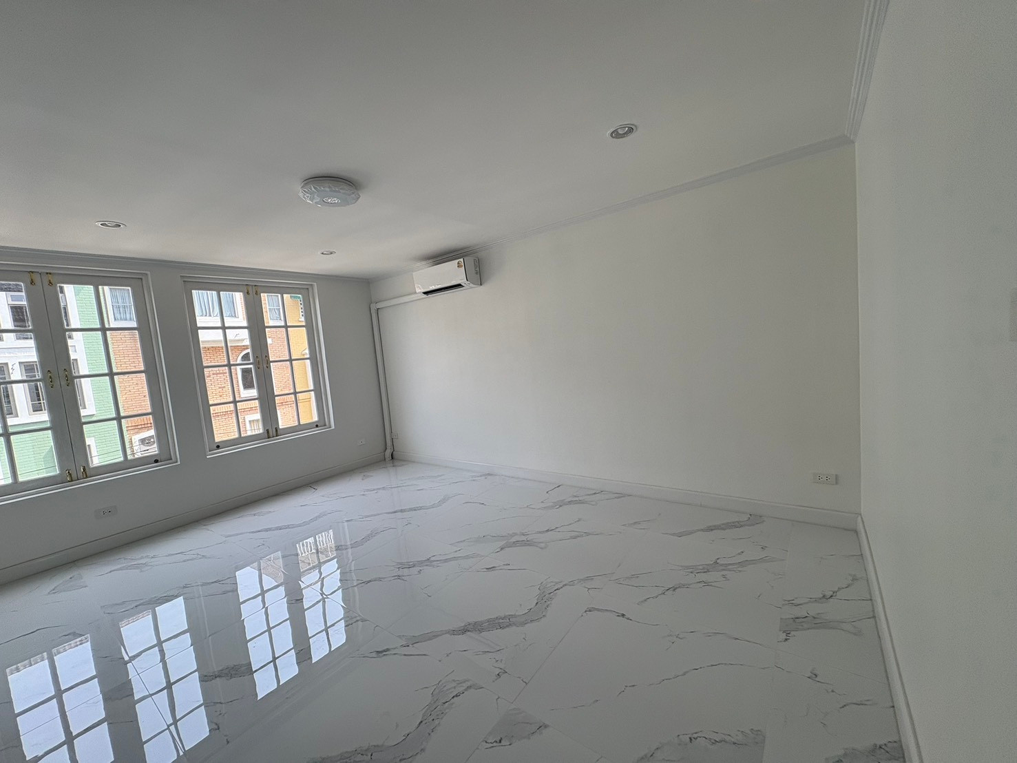 House for Rent – 5 Storeys, Fully Furnished, Ready to Move In Prime Yenakart Location — Heart of Sathorn Project: Yenakart Residence Land area: 41 sq.wah | 6 Bedrooms | 6 Bathrooms | Parking for 3–4 cars House for Rent – 5 Storeys, Fully Furnished, Ready to Move In Prime Yenakart Location — Heart of Sathorn Project: Yenakart Residence Land area: 41 sq.wah | 6 Bedrooms | 6 Bathrooms | Parking for 3–4 cars