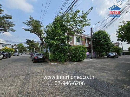 ทาวน์เฮ้าส์ 2 ชั้น 22.4 ตร.ว. หมู่บ้านอารียาเดอะคัลเลอร์ส 2 ลาดปลาเค้า ใกล้มหาวิทยาลัยเกษตรศาสตร์ ถนนลาดปลาเค้า เขตลาดพร้าว กรุงเทพมหานคร