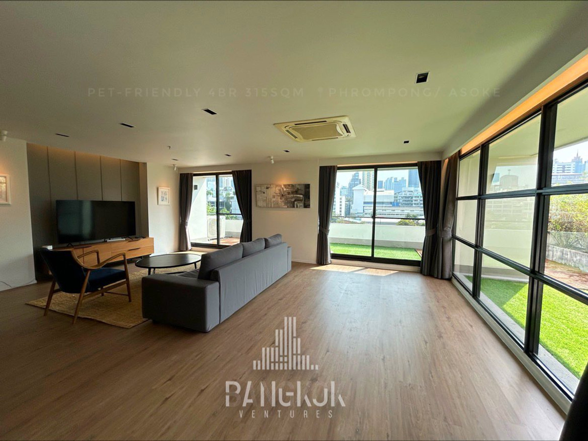 Penthouse apartment with a private garden 4BR 315SQM FOR RENT 