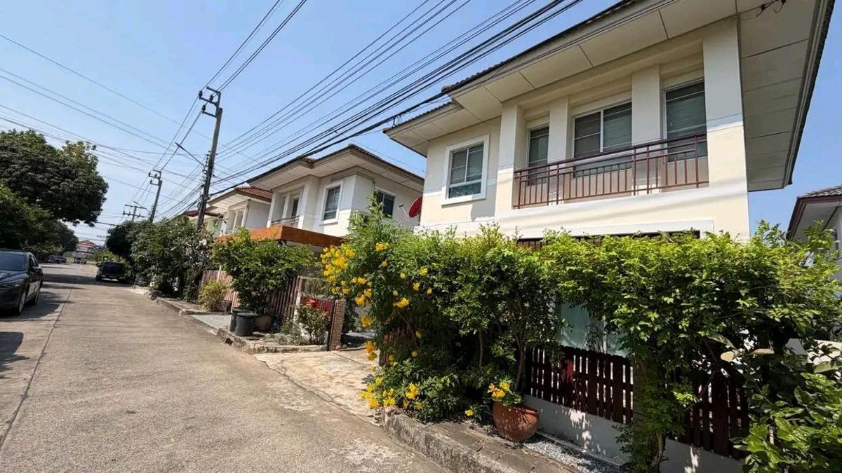 ขายบ้าน พร้อมพัฒน์ 2 ต้นซอย บ้านแฝดฟีลบ้านเดี่ยว ใกล้ รร.สาธิตพัฒนา – รูปที่ 2