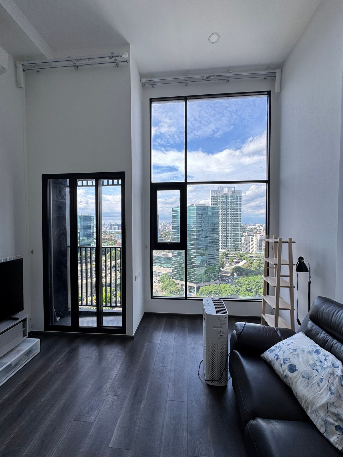 For Rent : Knightsbridge Space Rathchayothin ติดBTSพหล Duo Space 1ห้องนอน 1ห้องน้ำ ห้องสวย เฟอร์นิเจอร์ครบ พร้อมเข้าอยู่ For Rent : Knightsbridge Space Rathchayothin ติดBTSพหล Duo Space 1ห้องนอน 1ห้องน้ำ ห้องสวย เฟอร์นิเจอร์ครบ พร้อมเข้าอยู่