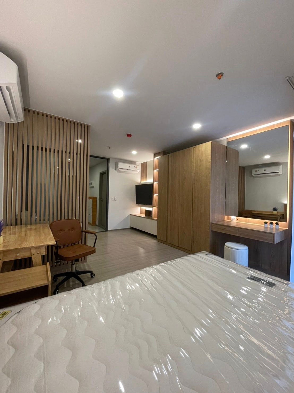 For Rent : Aspire สุขุมวิท-พระราม 4  1ห้องนอน 1ห้องน้ำ ห้องสวย เฟอร์นิเจอร์ครบ พร้อมเข้าอยู่