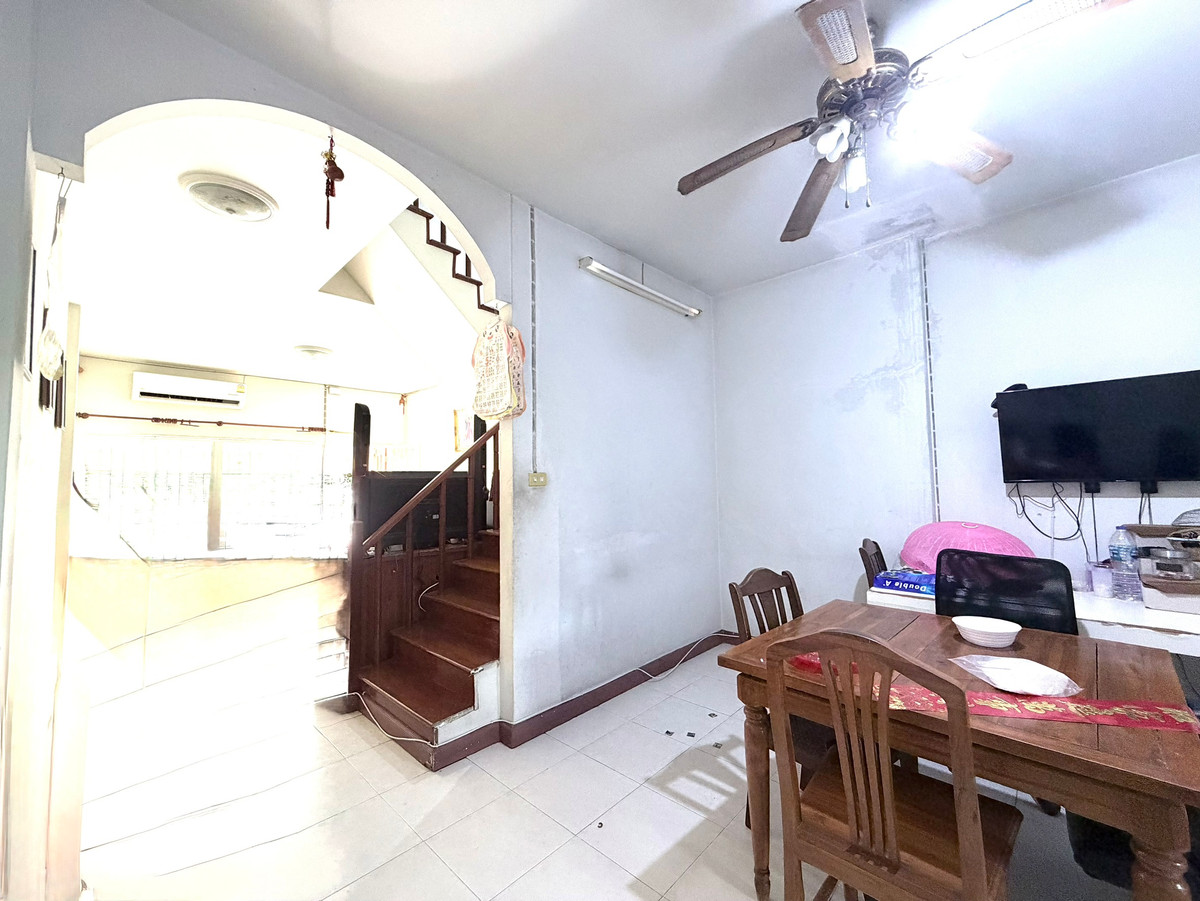 ขาย ทาวน์โฮม 3 ชั้น 17.5 ตร.ว หมู่บ้านปริญลักษณ์ แจ่มจันทร์ นวมินทร์ – รูปที่ 3