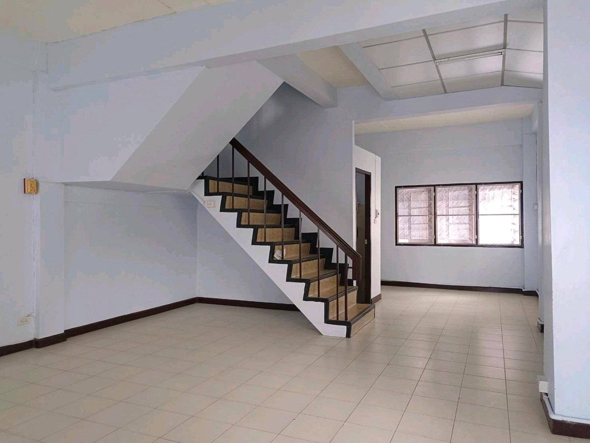 💥Urgent sale!! 3-story townhouse (corner house), Rin Thong Village, Soi Ramkhamhaeng 190, Min Buri Subdistrict, Min Buri District, Bangkok. – รูปที่ 3
