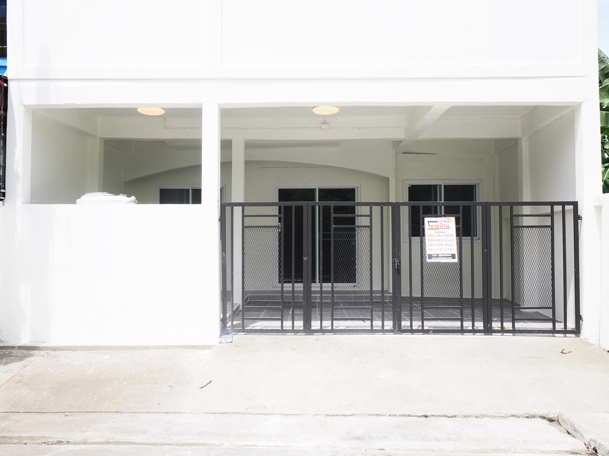 For sale at a special price, 2-story townhouse, Sweet Home Park Village, size 30.7 sq m, 4 bedrooms, 3 bathrooms, 1 parking space, beautiful house, corner house, very good location, excellent functions, fully furnished, wide area, newly renovated, ready t – รูปที่ 4