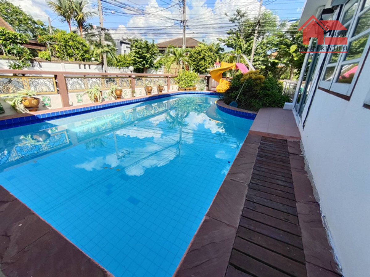 ให้เช่าบ้านเดี่ยว 2 ชั้น สระว่ายน้ำในตัว เนื้อที่ 130 ตร.ว 4ห้องนอน 3ห้องน้ำ แอร์ เฟอร์ครบ ถนนรามคำแหง เขตสะพานสูง ราคาเช่า 42,000 บ/ด สนใจติดต่อคุณเดือน 086-367-4148  ( 泰国房地产公司可以说中文请打电话。081-732-9189  Line : fs258  微信密码 F0817329189  ) – รูปที่ 3