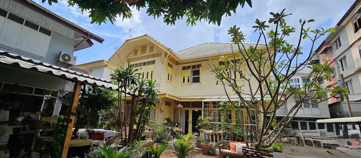 บ้านพาณิชย์สีลม CBD 600 ตร.ม ราคาเซ้ง 890,000 ต่ำกว่าทุน พร้อมฐานลูกค้าเดิม