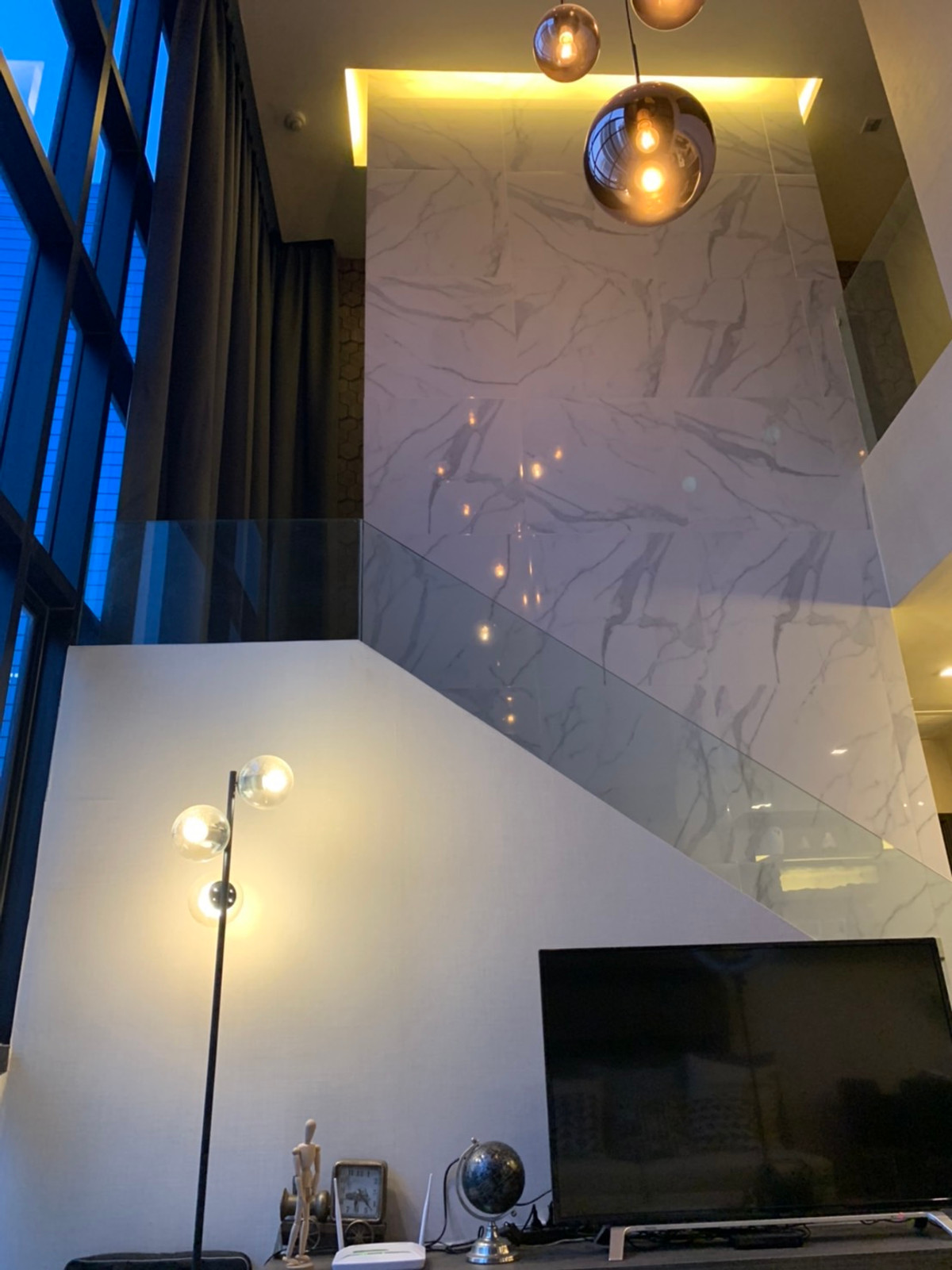 🔥🔥 FOR RENT 🔥🔥 IVY AMPiO 🌟3 Bedrooms 🌟Special Duplex 2 floors 🌟 Good location near MRT Culture Center 🩷🛋️ The most beautiful room of the project!! 👍👍👍 – รูปที่ 3