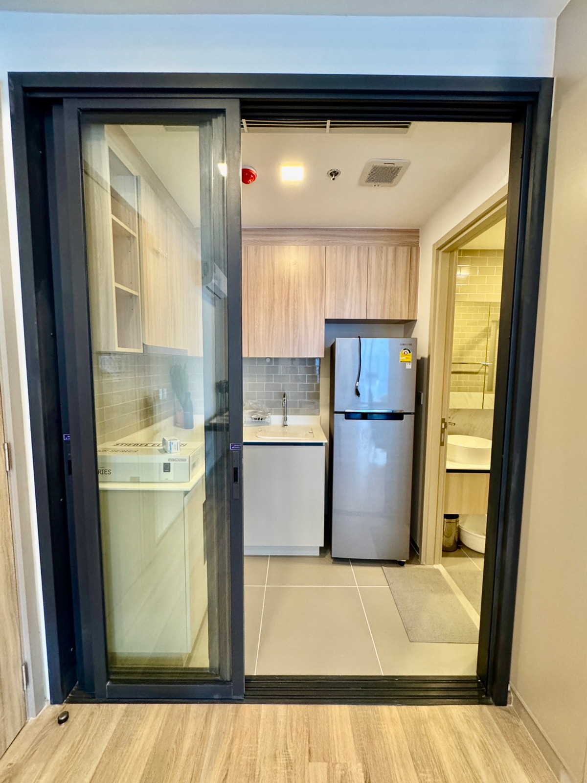 For rent XT Phayathai เฟอร์นิเจอร์และเครื่องใช้ไฟฟ้าใหม่ครบพร้อมเข้าอยู่ ใกล้ BTS พญาไท RW007597  – รูปที่ 3