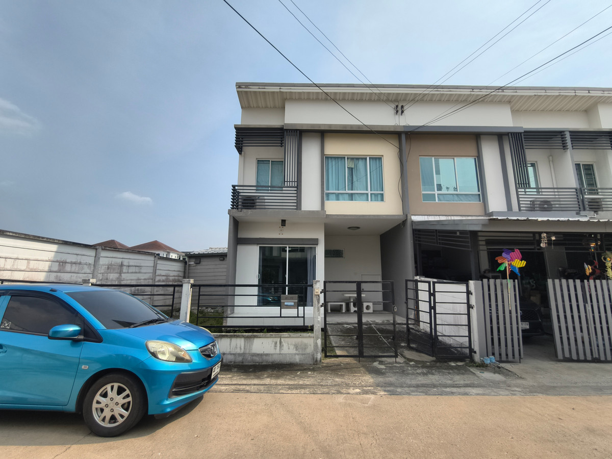 Best Price!! 2-Storey Corner Townhome for Sale – Pleno Pinklao-Wongwaen | 30.2 sq.w. | Near Kanchanaphisek Rd., M81 Motorway & Central Westgate Best Price!! 2-Storey Corner Townhome for Sale – Pleno Pinklao-Wongwaen | 30.2 sq.w. | Near Kanchanaphisek Rd., M81 Motorway & Central Westgate