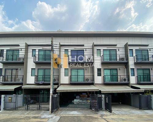 🏡💰 (ราคาต่อรองได้) ทาวน์โฮมติดถนน เข้า–ออกได้หลายทาง | สภาพดี พร้อมอยู่ บ้านกลางเมือง ปิ่นเกล้า - จรัญฯ / 3 ห้องนอน (ขายพร้อมผู้เช่า), Baan Klang Muang Pinklao - Charan / 3 Bedrooms (SALE WITH TENENT) BALL261