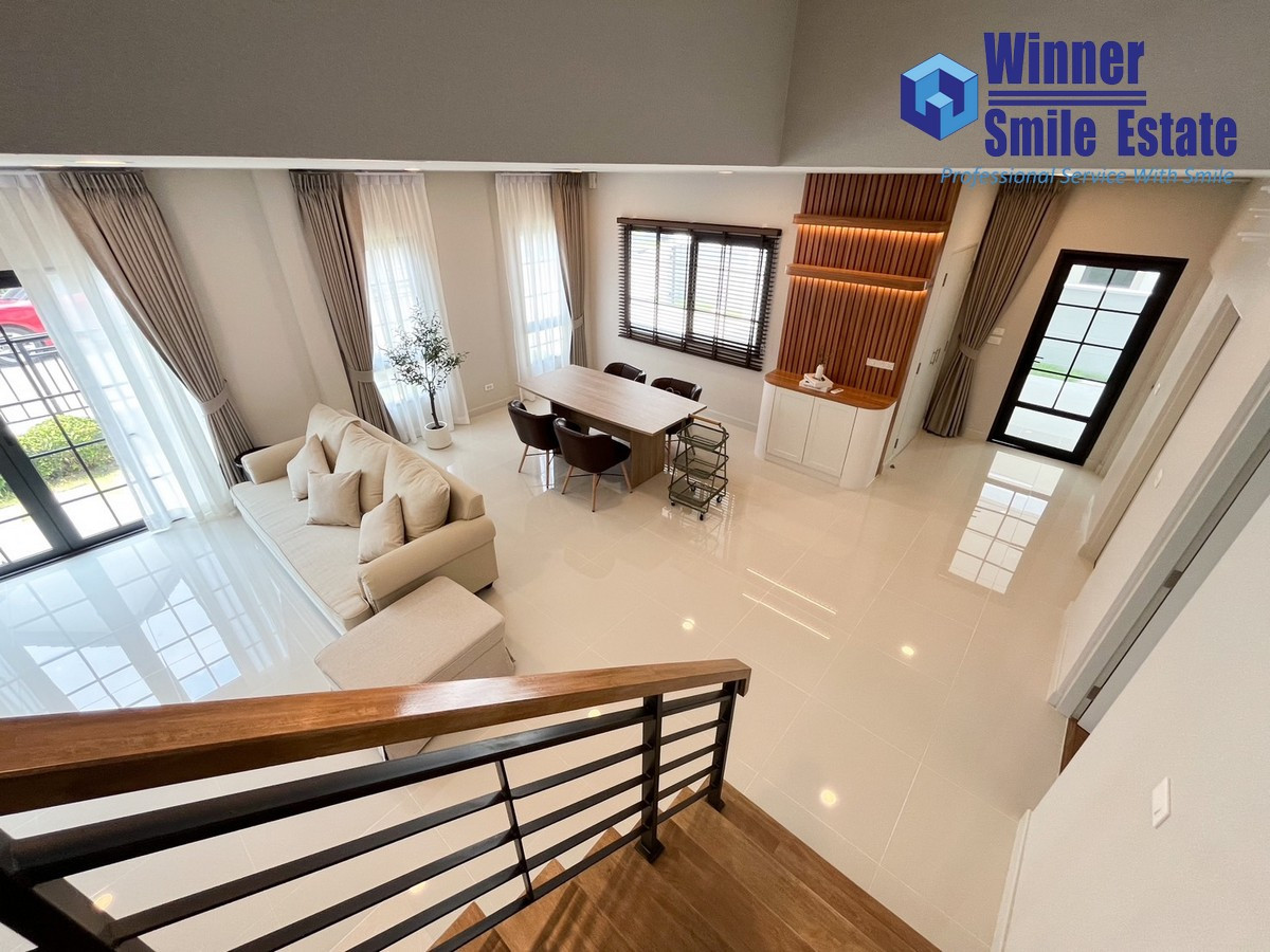 Single house for rent at Centro Bangna Phase 2, located next to Mega Bangna. Beautifully furnished and fully equipped. Convenient transportation.