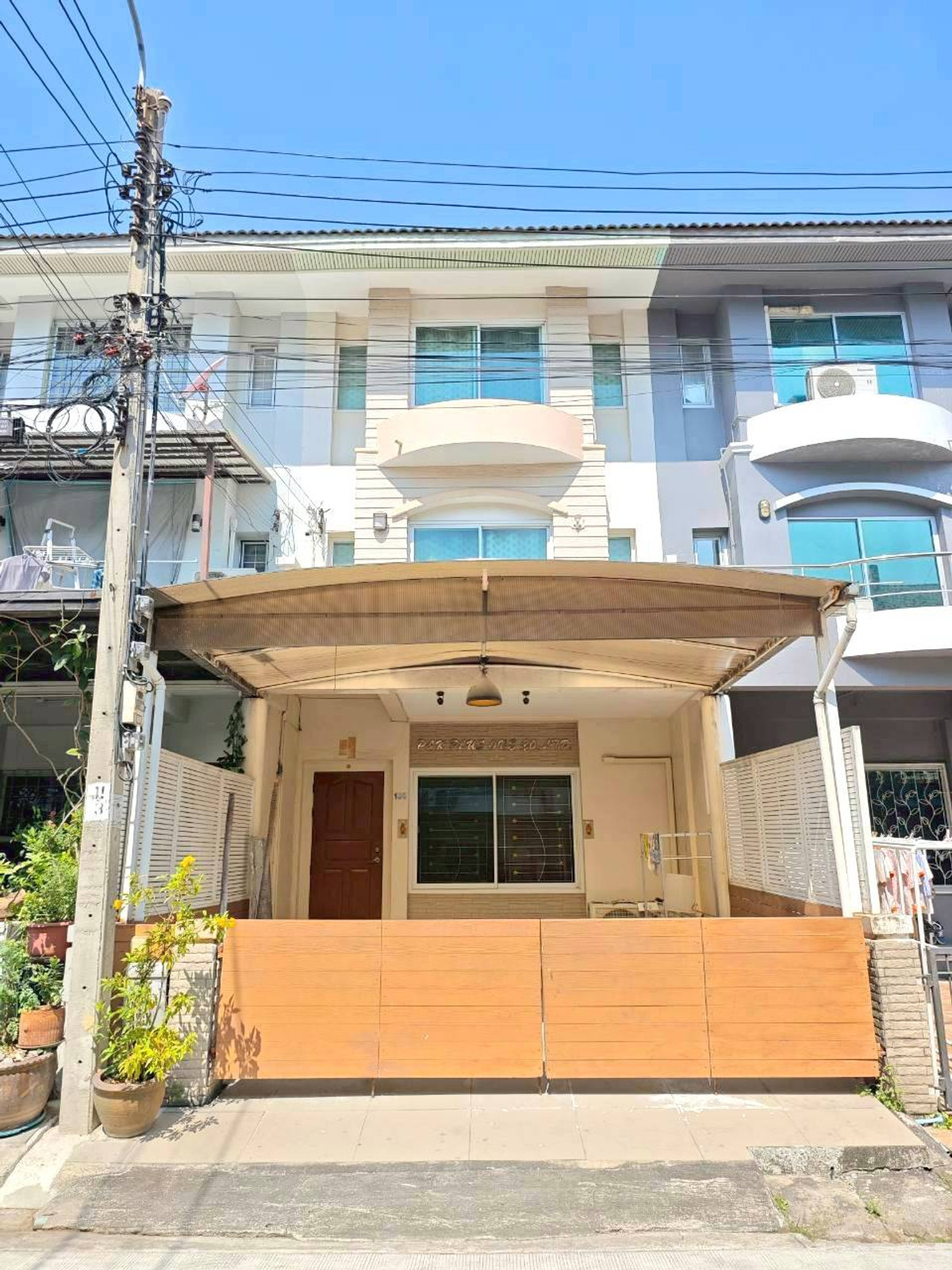 🔴ขายด่วน ทาวน์โฮม 3 ชั้น สภาพสวย ทำเลเด่น ราคาดี 🔴ขายด่วน ทาวน์โฮม 3 ชั้น สภาพสวย ทำเลเด่น ราคาดี