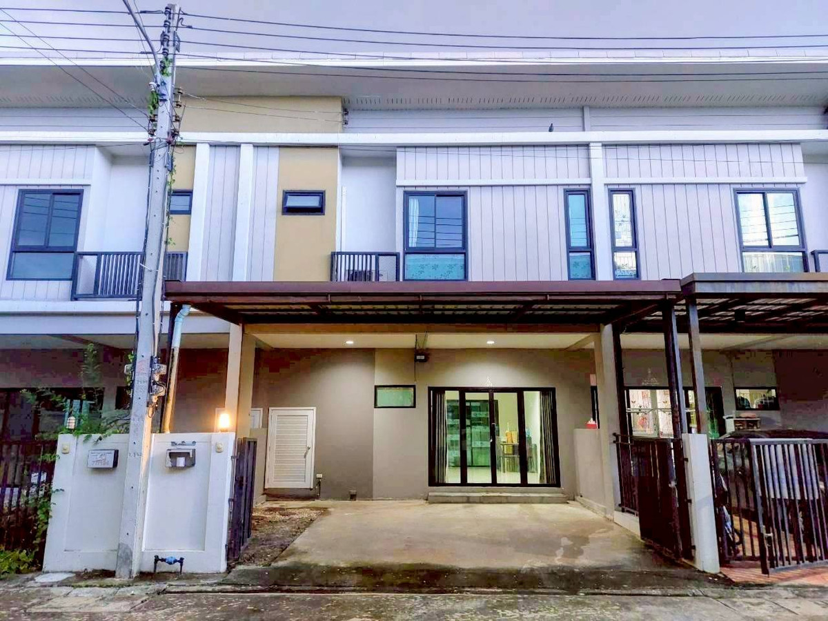 Townhome for sale, 22 sq m, Modern, The Modish Ratchaphruek-Kanchanaphisek, very cheap (below cost), added air-conditioning, complete furniture, ready to move in.