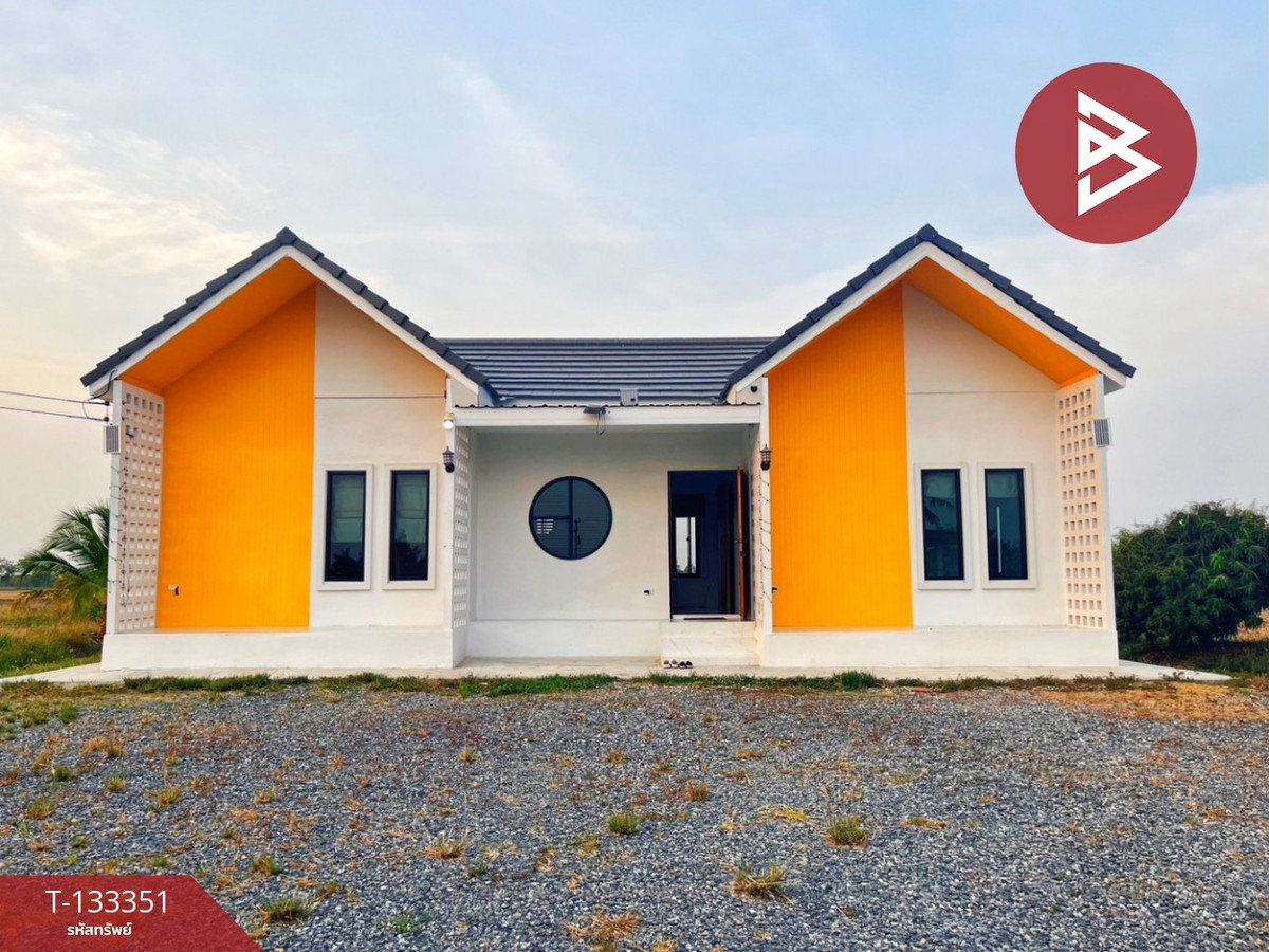 Single house with land for sale, area 2 rai 1 ngan 81 sq m, Nong Ya Sai, Suphanburi.