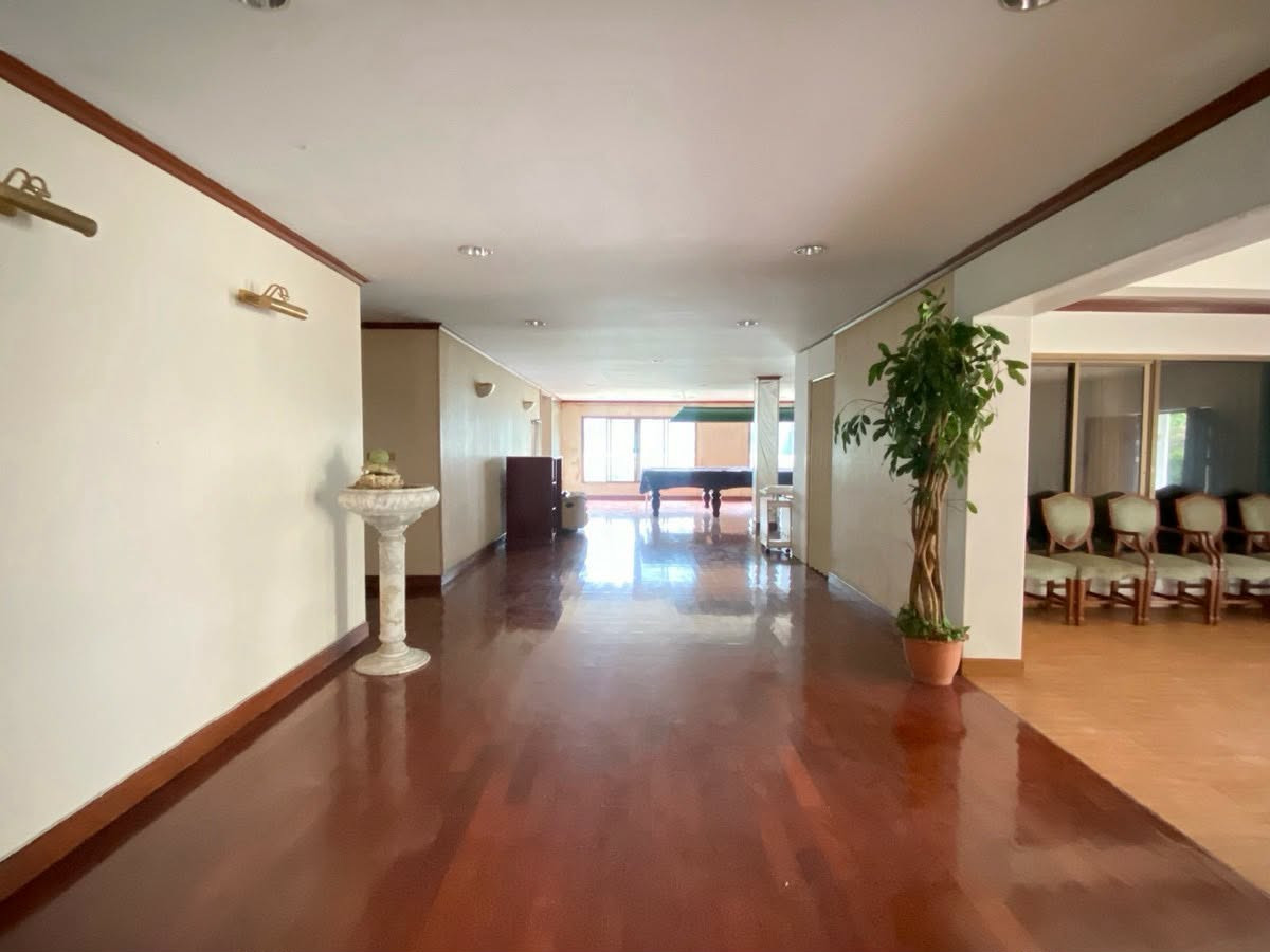 ขาย บ้านเลียบด่วนเอกมัย-รามอินทรา (ทำเลสะดวก ที่ดินสี่เหลี่ยมจัตุรัส) เนื้อที่ 469 ตารางวา 10 ห้องนอน 12 ห้องน้ำ 1200 ตร.ม. จอดรถได้ 6-8 คัน – รูปที่ 4
