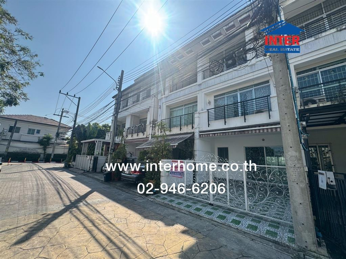 ทาวน์เฮ้าส์ 3 ชั้น 20 ตร.ว. หมู่บ้านกลางเมือง เออร์บาเนี่ยน ซอยสุขุมวิท113 ถนนสุขุมวิท ซอยด่านสำโรง32 เมืองสมุทรปราการ สมุทรปราการ