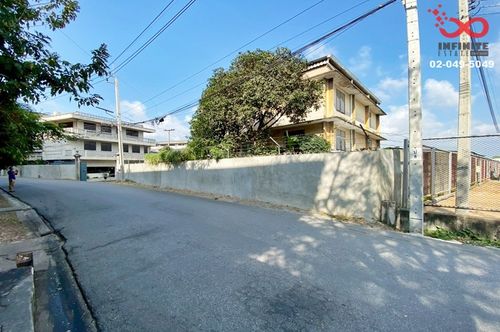 Land for sale with factory, 7 rai, Soi Thetsaban Bang Pu 50, Samut Prakan, near BTS Kheha.