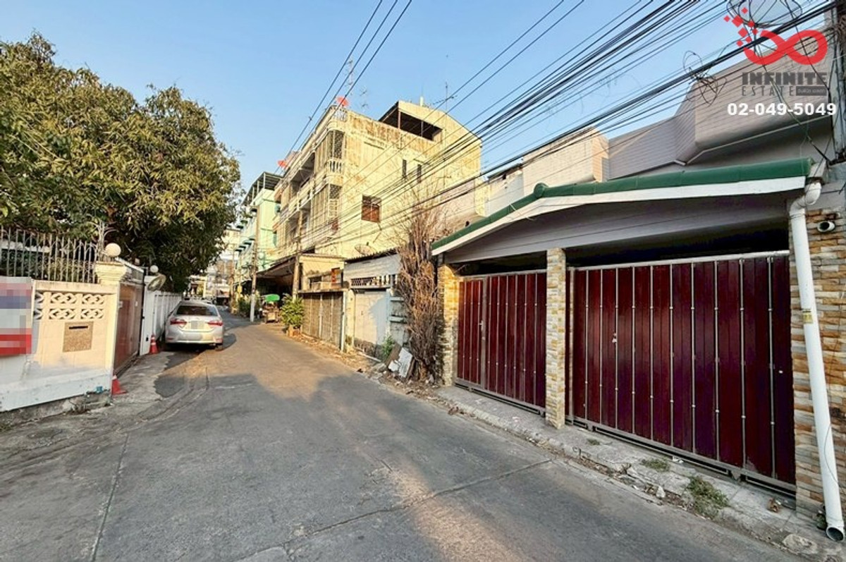 2-story townhouse for sale, Soi Bang Bon 1/11, newly renovated, 27 sq m. 2-story townhouse for sale, Soi Bang Bon 1/11, newly renovated, 27 sq m.